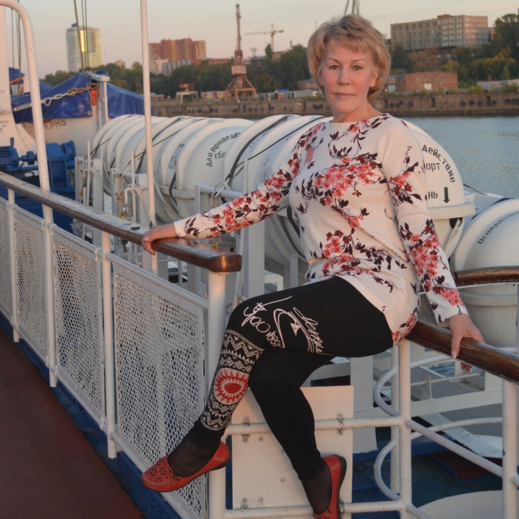 тарасова вера телеведущая в купальнике